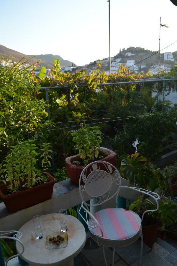 Appartement Remvi à Hydra  Extérieur photo
