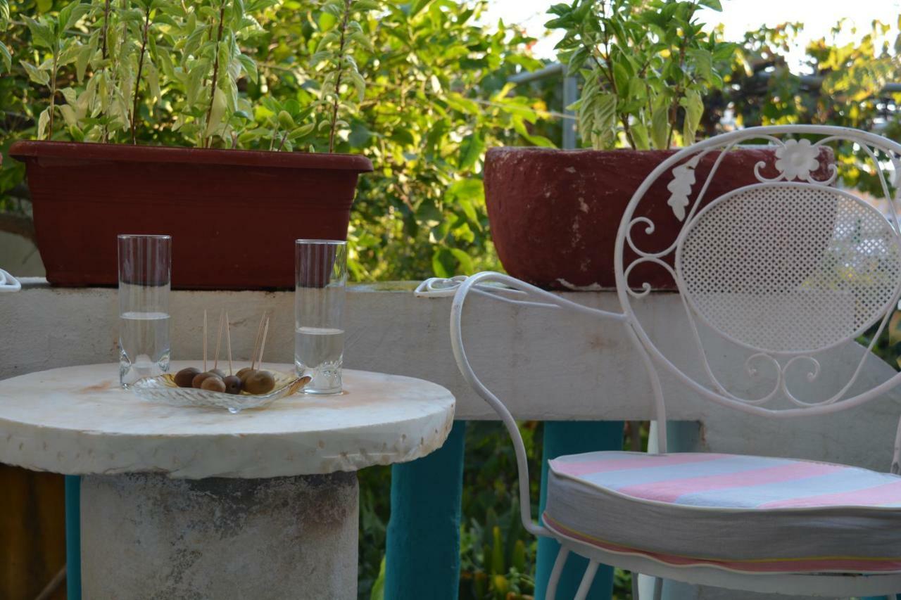 Appartement Remvi à Hydra  Extérieur photo
